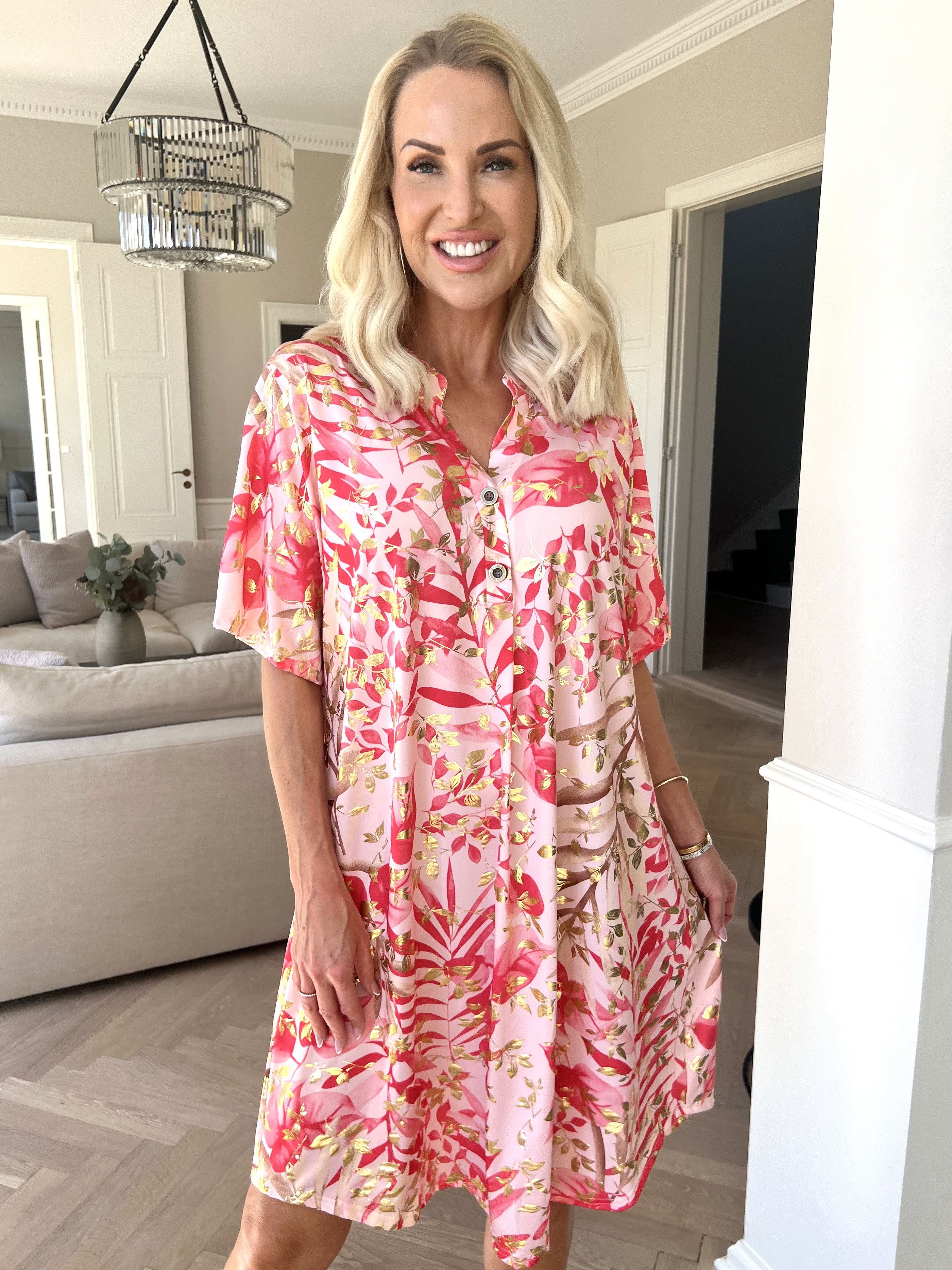 Ebba Gold Leaf Sleeveless - Skjortekjole i elastisk stof med bladprint